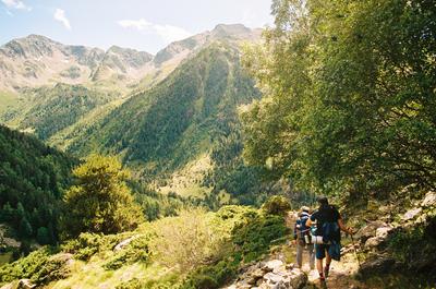 Pirineos: Trekking y Refugios de Altura